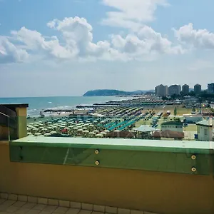 residenza-levante-riccione-47843.riccione-hotels.org/